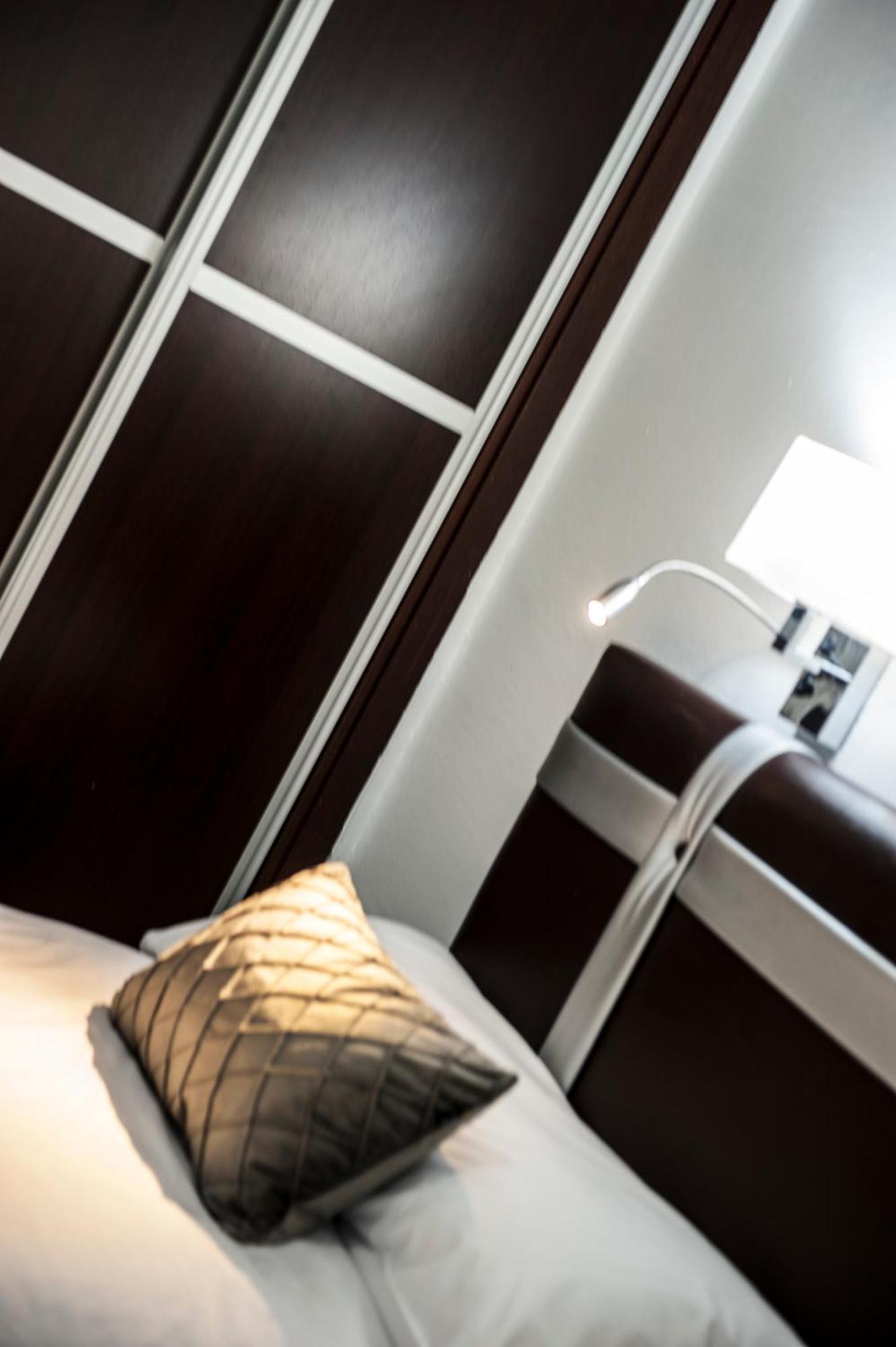 Hostal Las Palomas Люсена Экстерьер фото