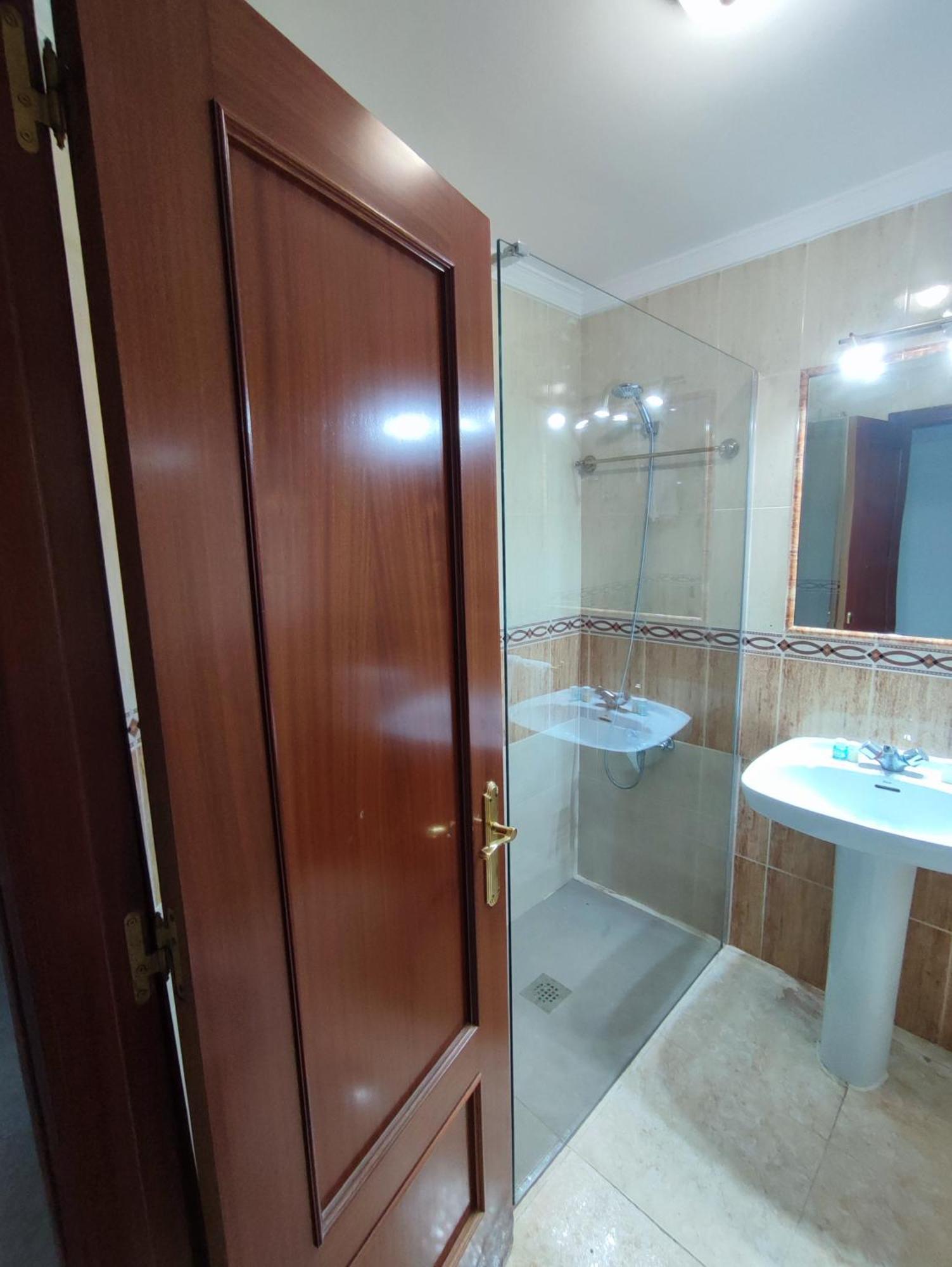 Hostal Las Palomas Люсена Экстерьер фото