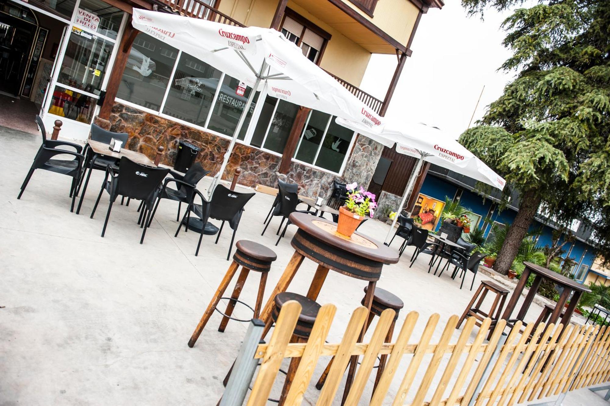 Hostal Las Palomas Люсена Экстерьер фото