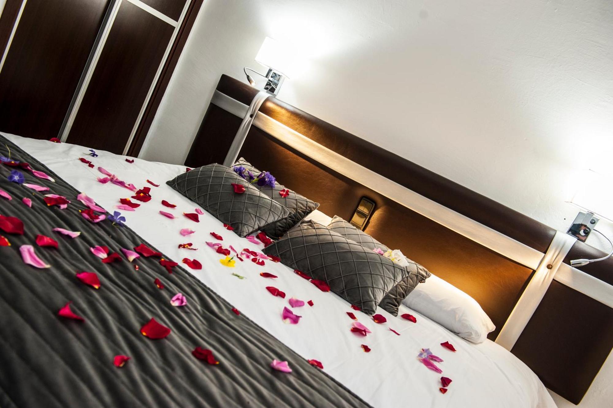 Hostal Las Palomas Люсена Экстерьер фото