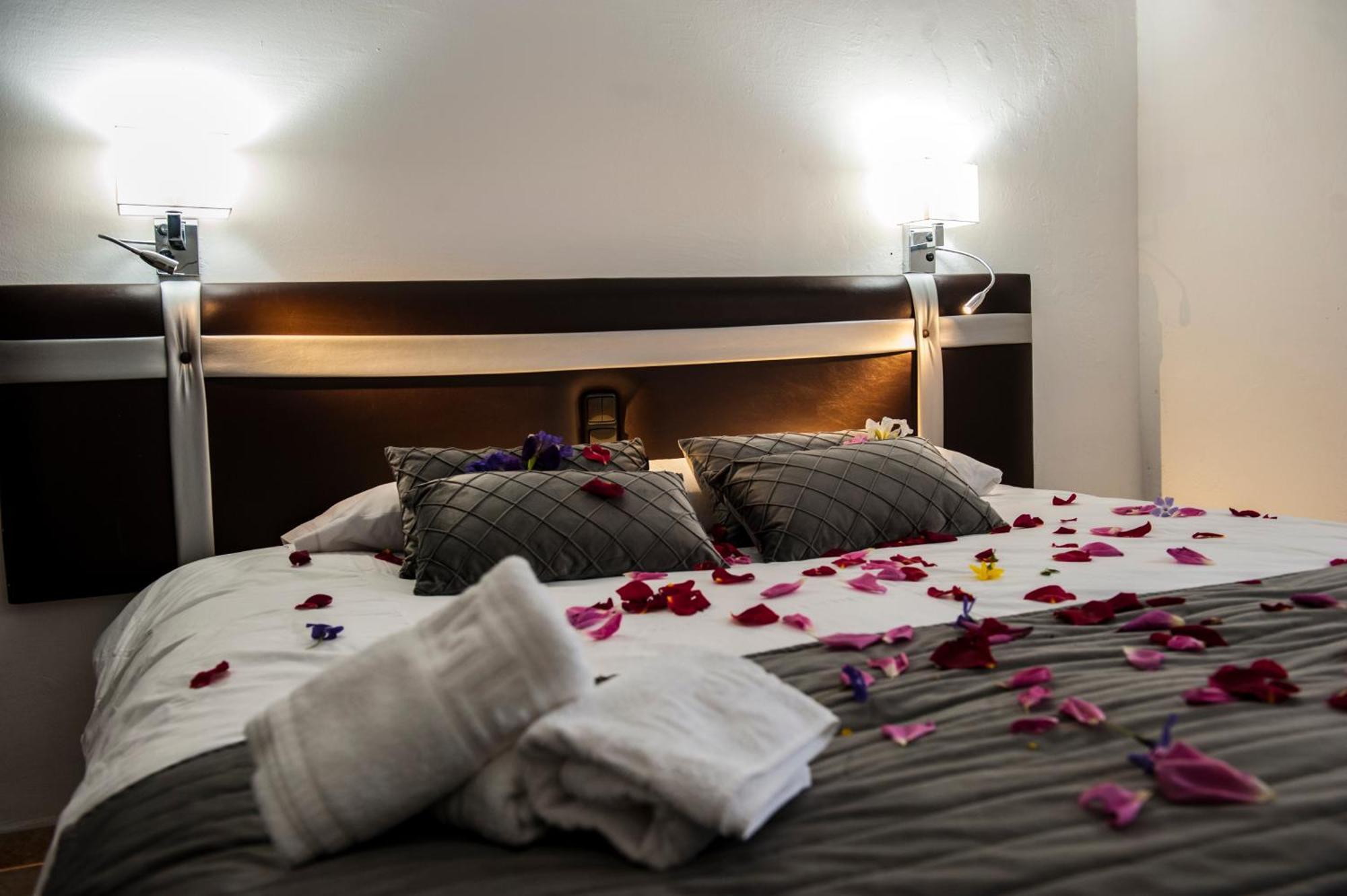 Hostal Las Palomas Люсена Экстерьер фото