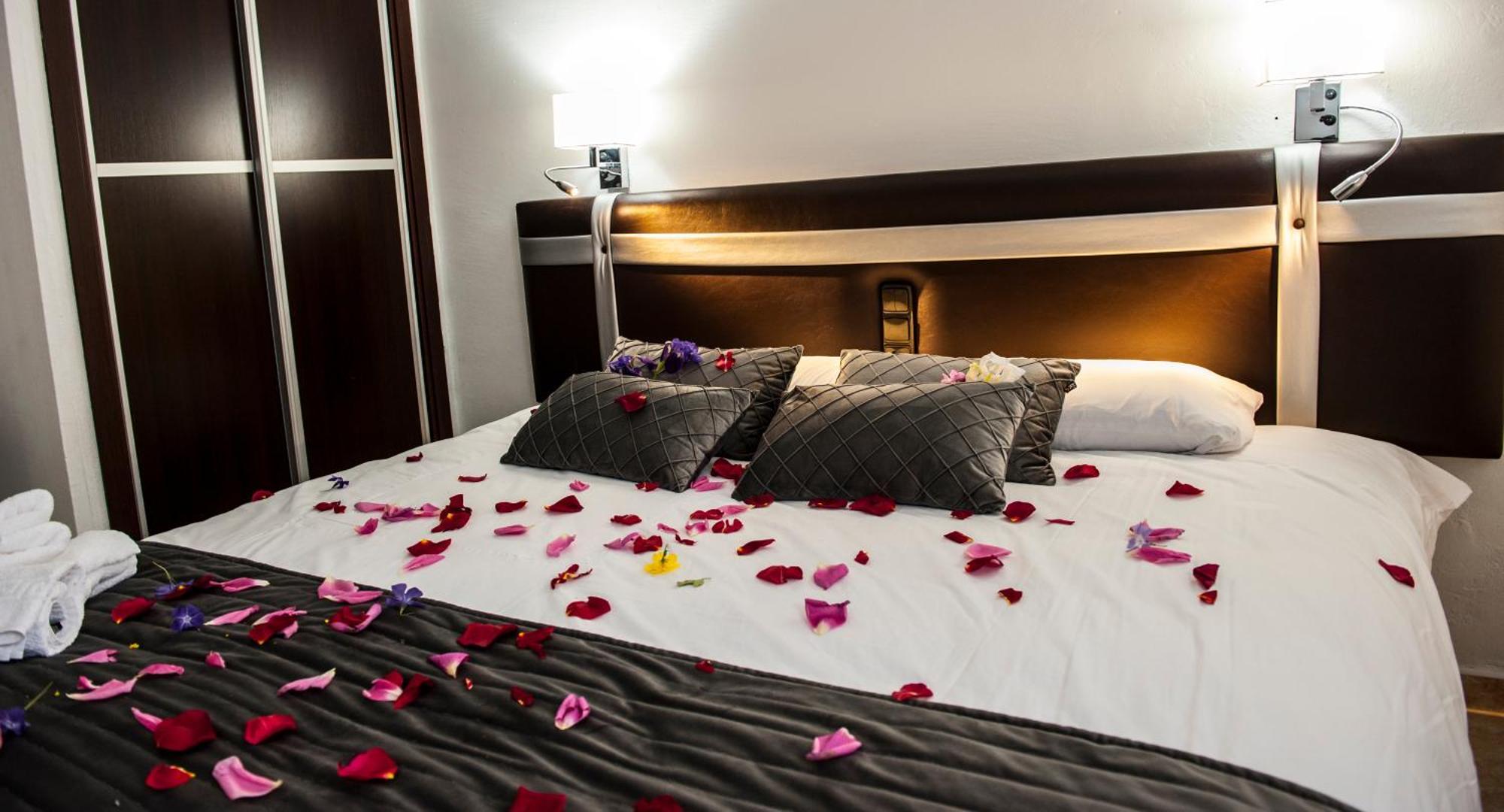 Hostal Las Palomas Люсена Экстерьер фото