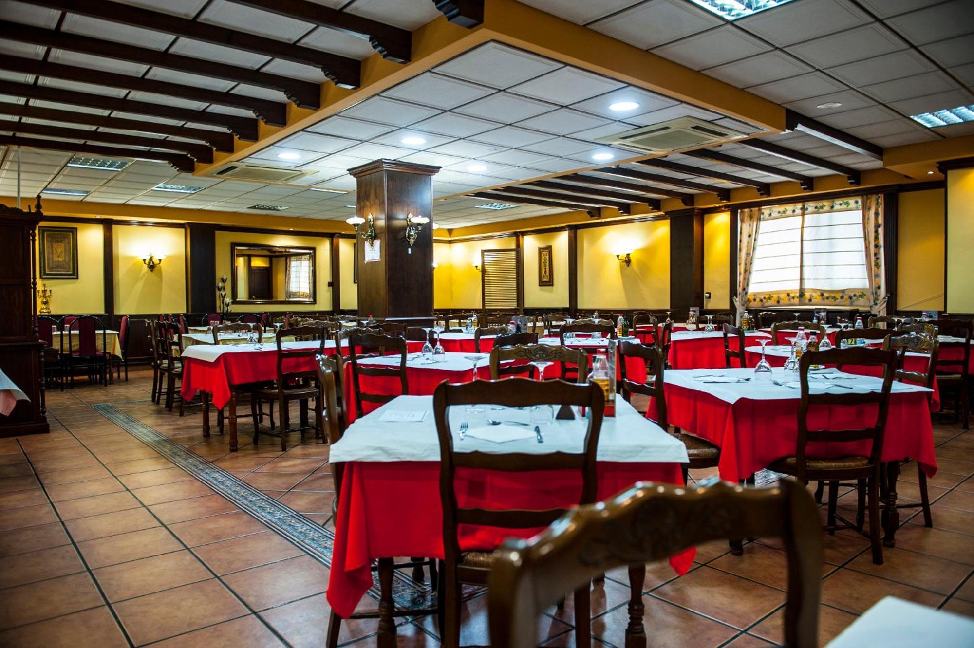 Hostal Las Palomas Люсена Экстерьер фото